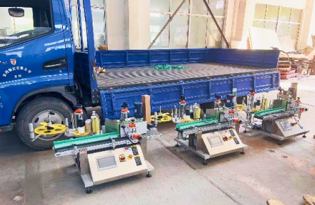 桌面式圓瓶不干膠貼標機發貨